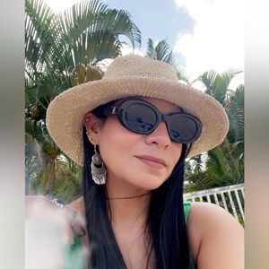 Meet your Posher, Marie